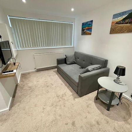 *Close To Beach* One Bedroom Suite With Parking Overstrand Buitenkant foto
